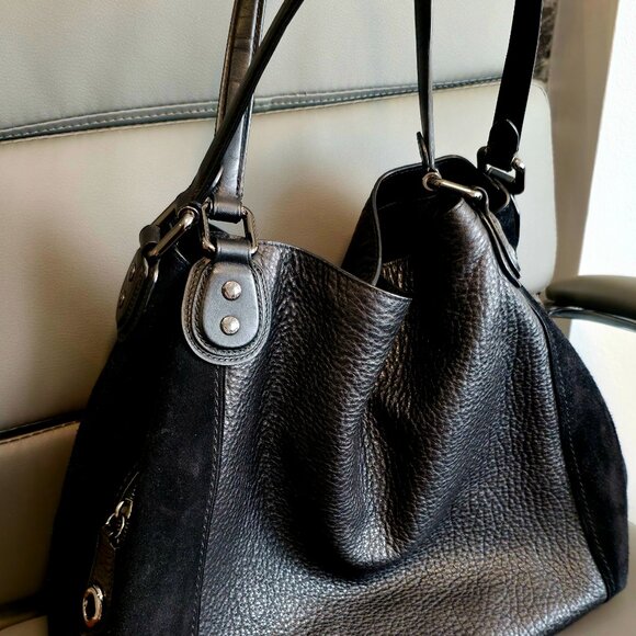 Perfect for fall - Authentic Coach Black Pebbled Leather & Suede Shoulder Bag - Picture 4 of 4